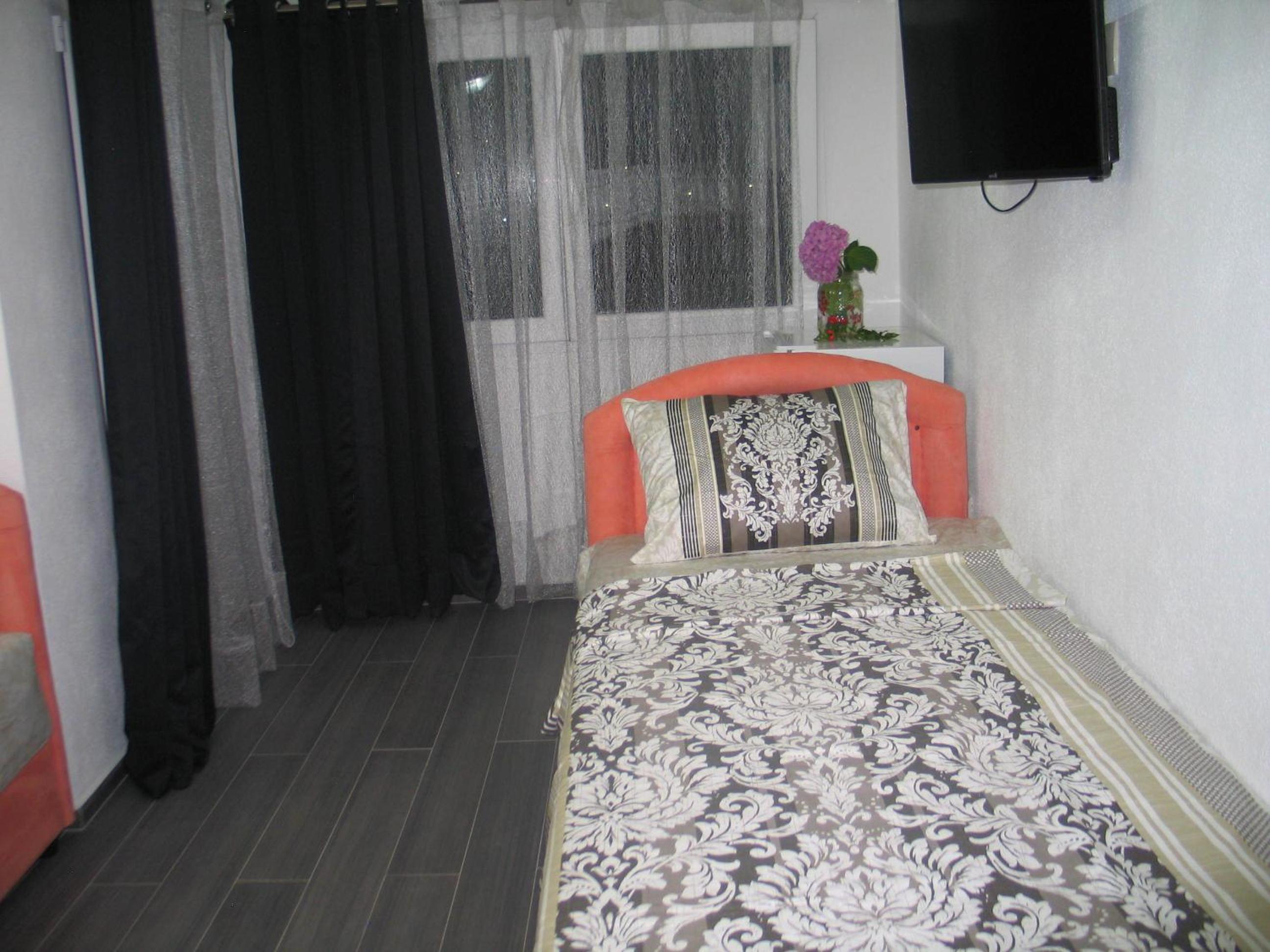 Photo 33