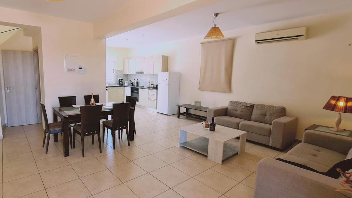 STAY Sunny Bay Villa