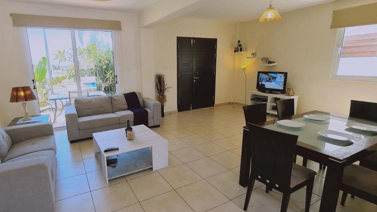 STAY Sunny Bay Villa
