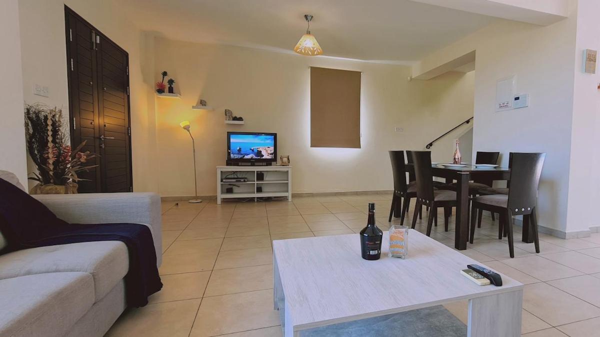 STAY Sunny Bay Villa