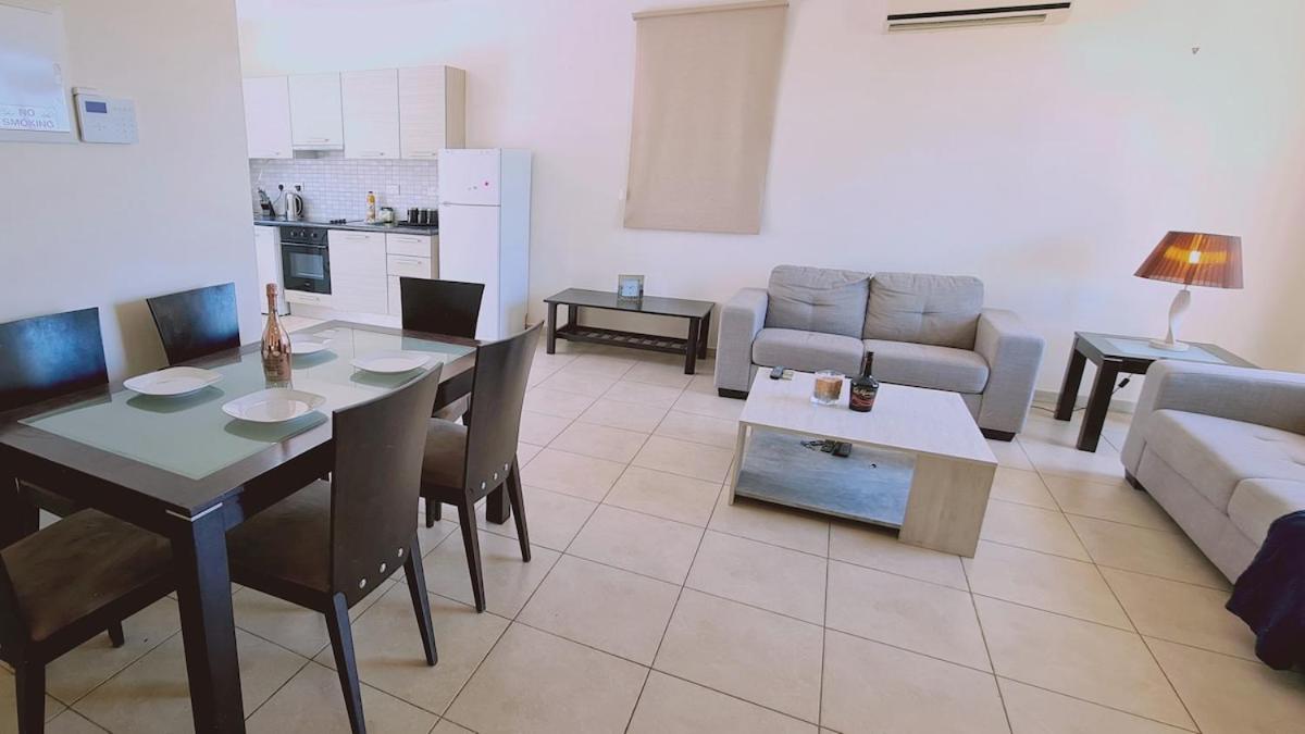 STAY Sunny Bay Villa