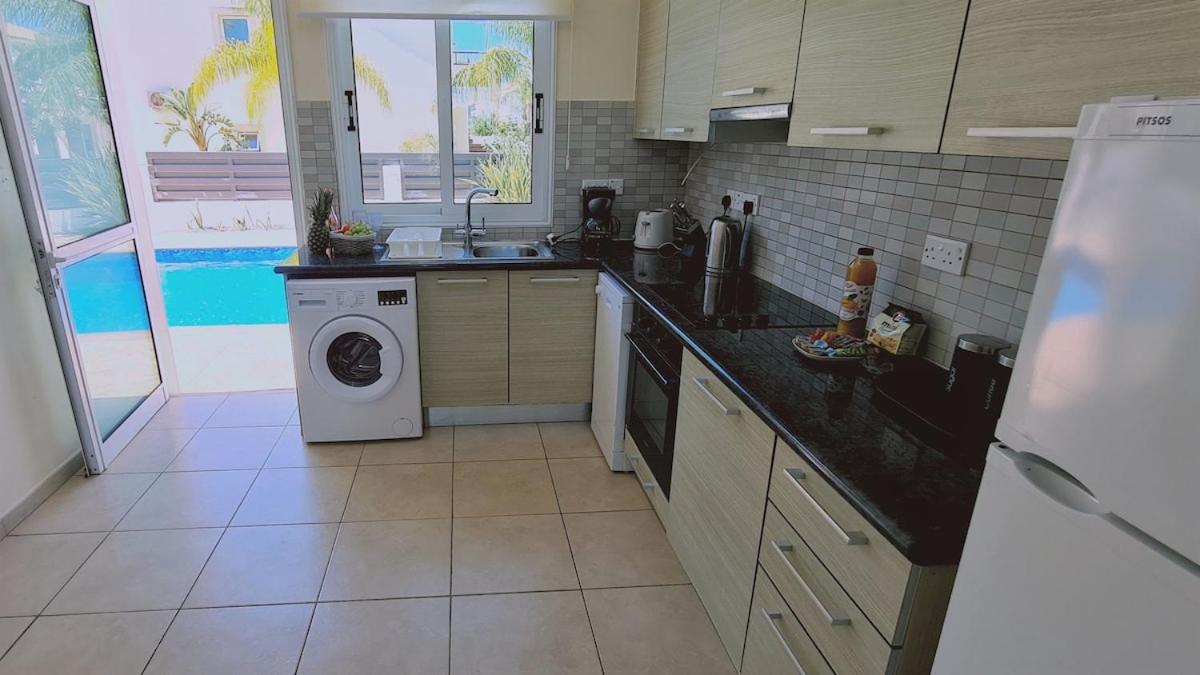 STAY Sunny Bay Villa