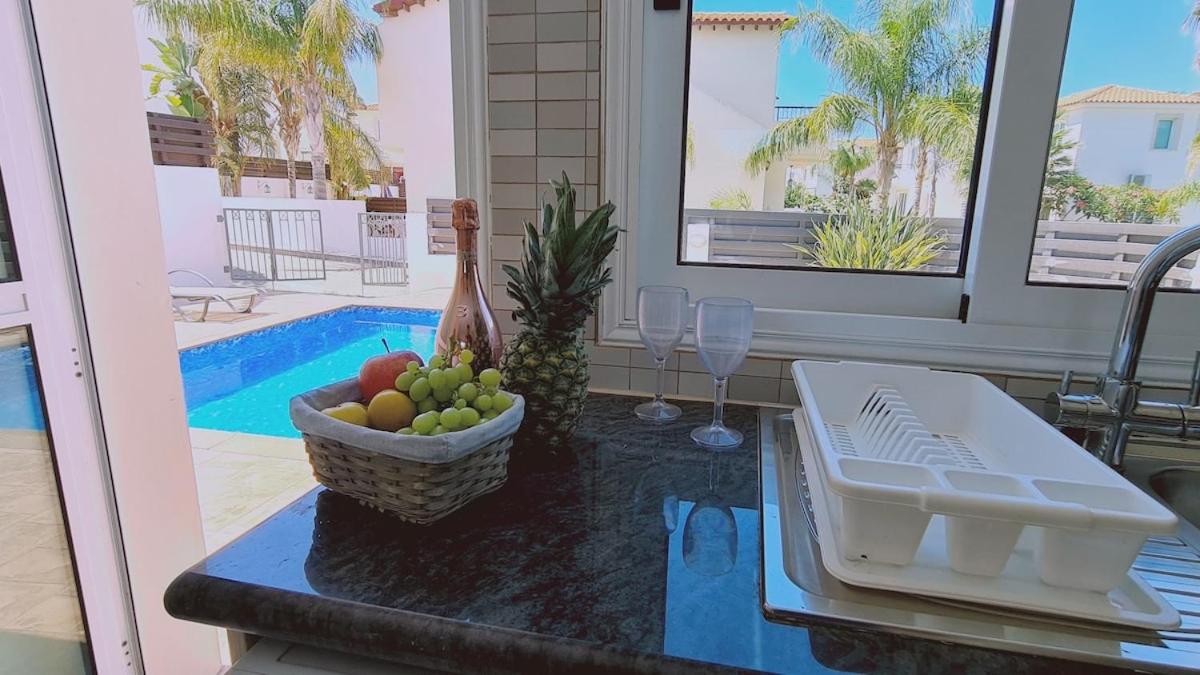 STAY Sunny Bay Villa