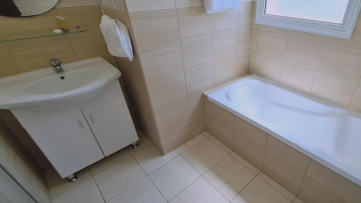 STAY Sunny Bay Villa
