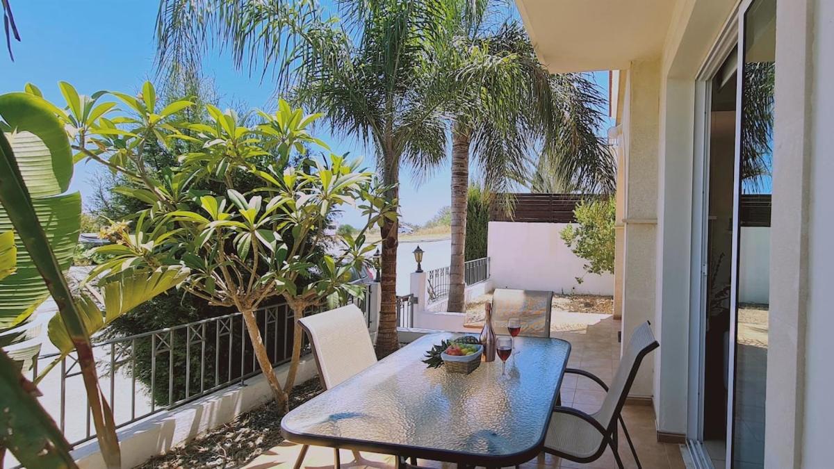 STAY Sunny Bay Villa