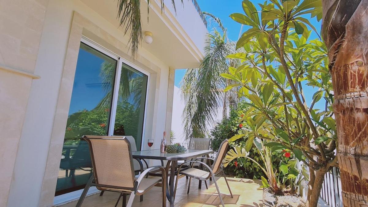 STAY Sunny Bay Villa