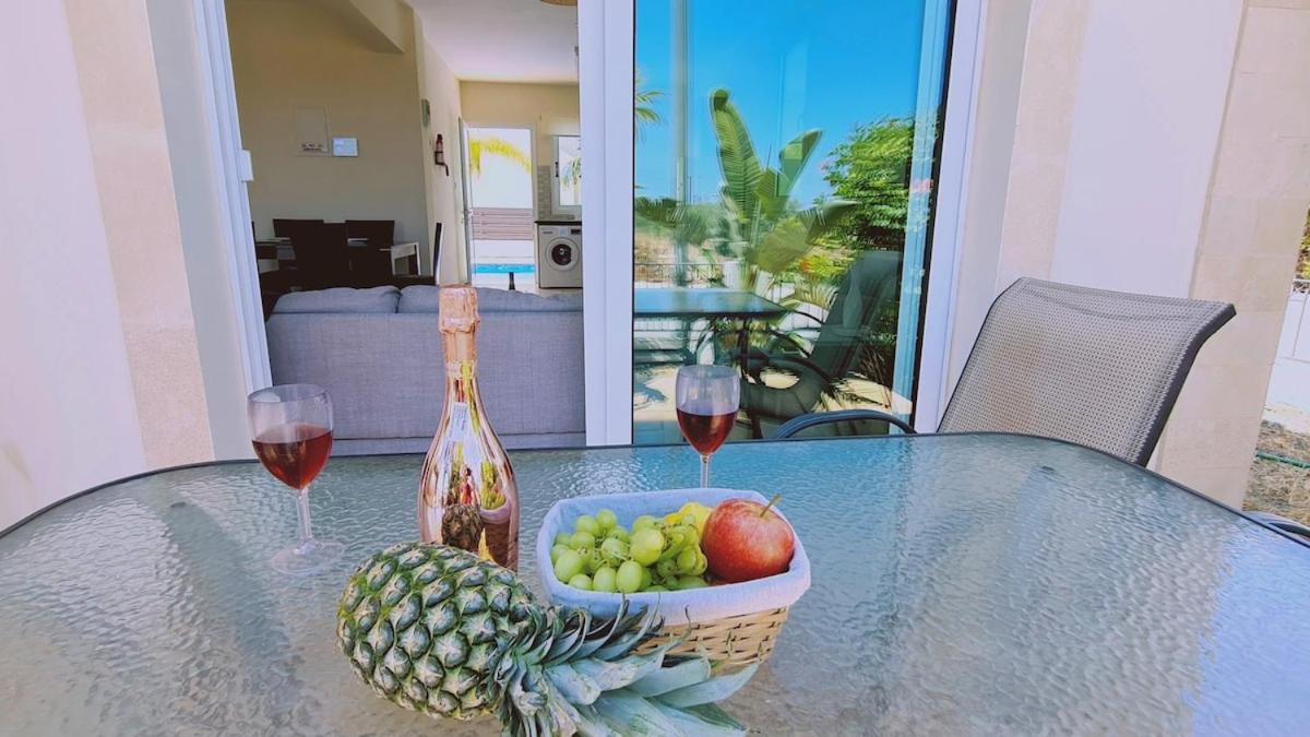 STAY Sunny Bay Villa