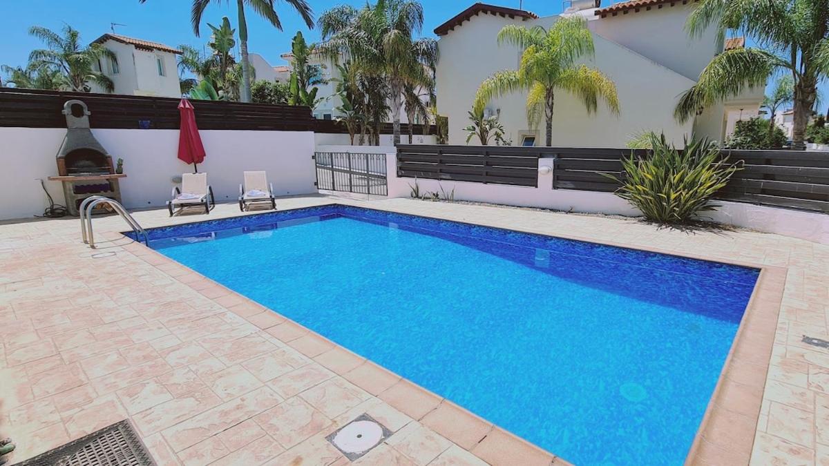 STAY Sunny Bay Villa