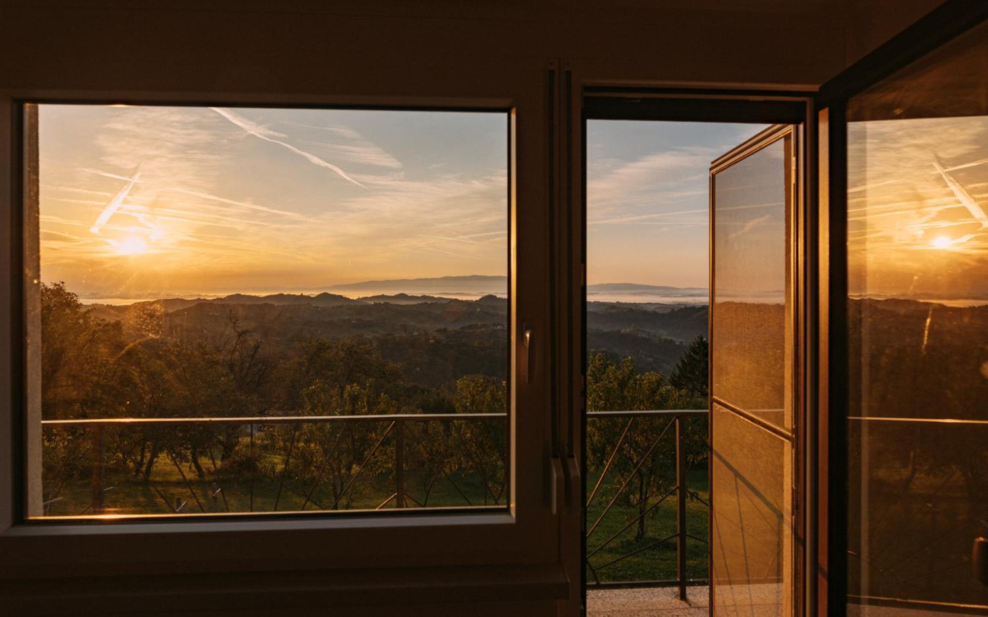 Hotel Apartma Hisa Na Ravnah