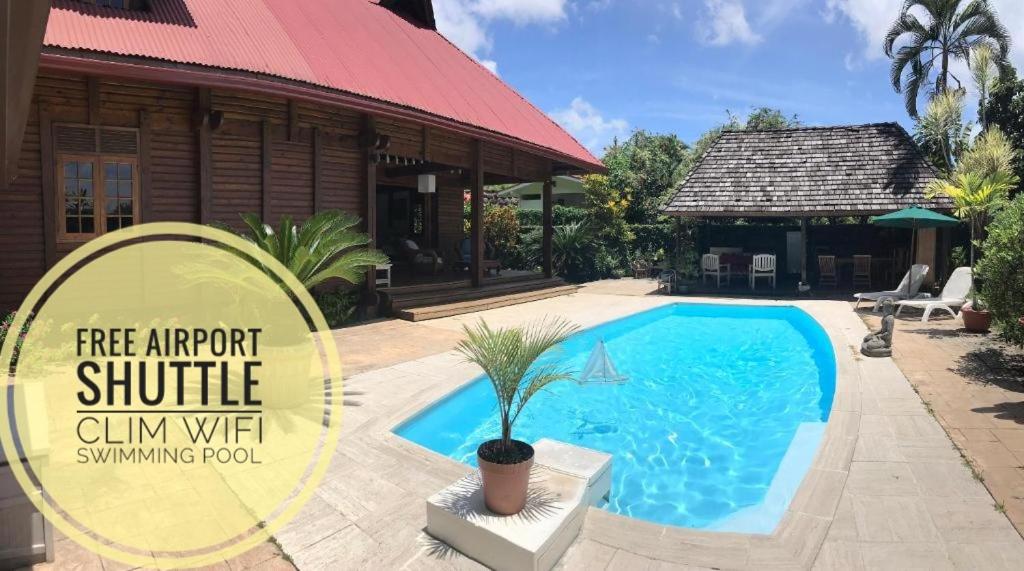 Chalet Ohana, airport family house view 3