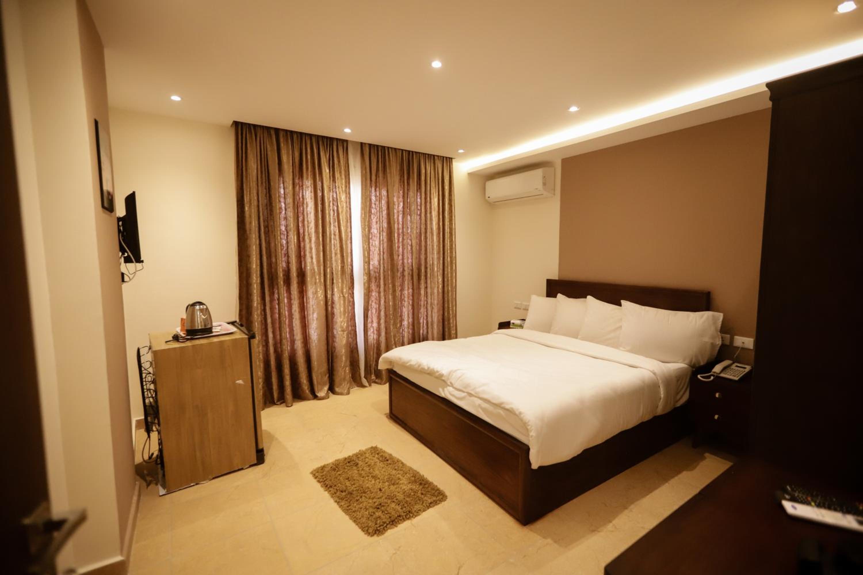 King Khafren View INN
