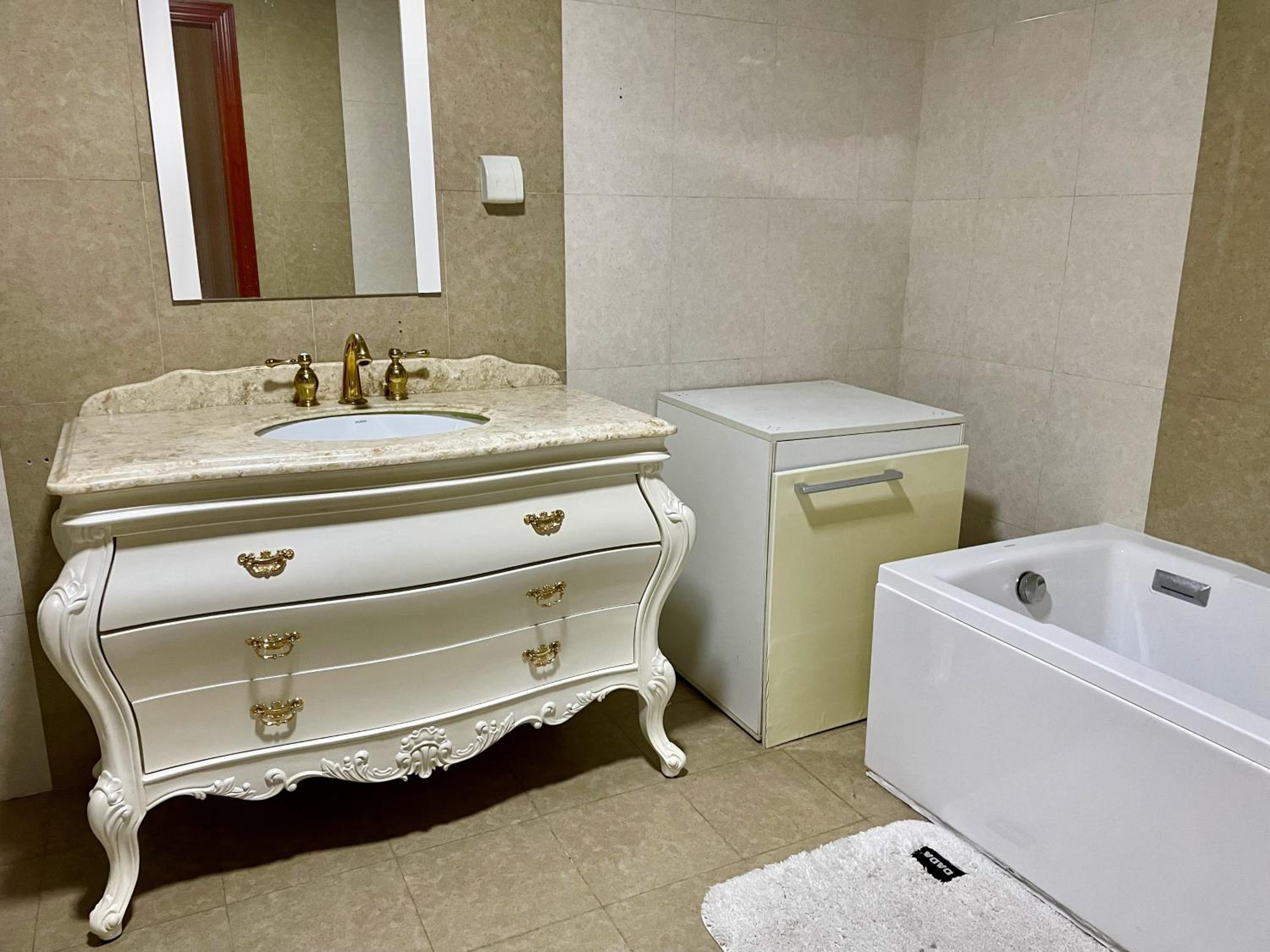 Spacious 140m2, 2 bedrooms apartment view 4