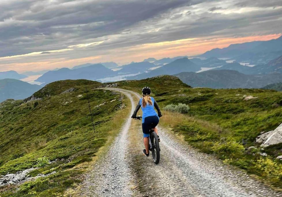 Nakkentunet - familievennlig hus på gårdstun.