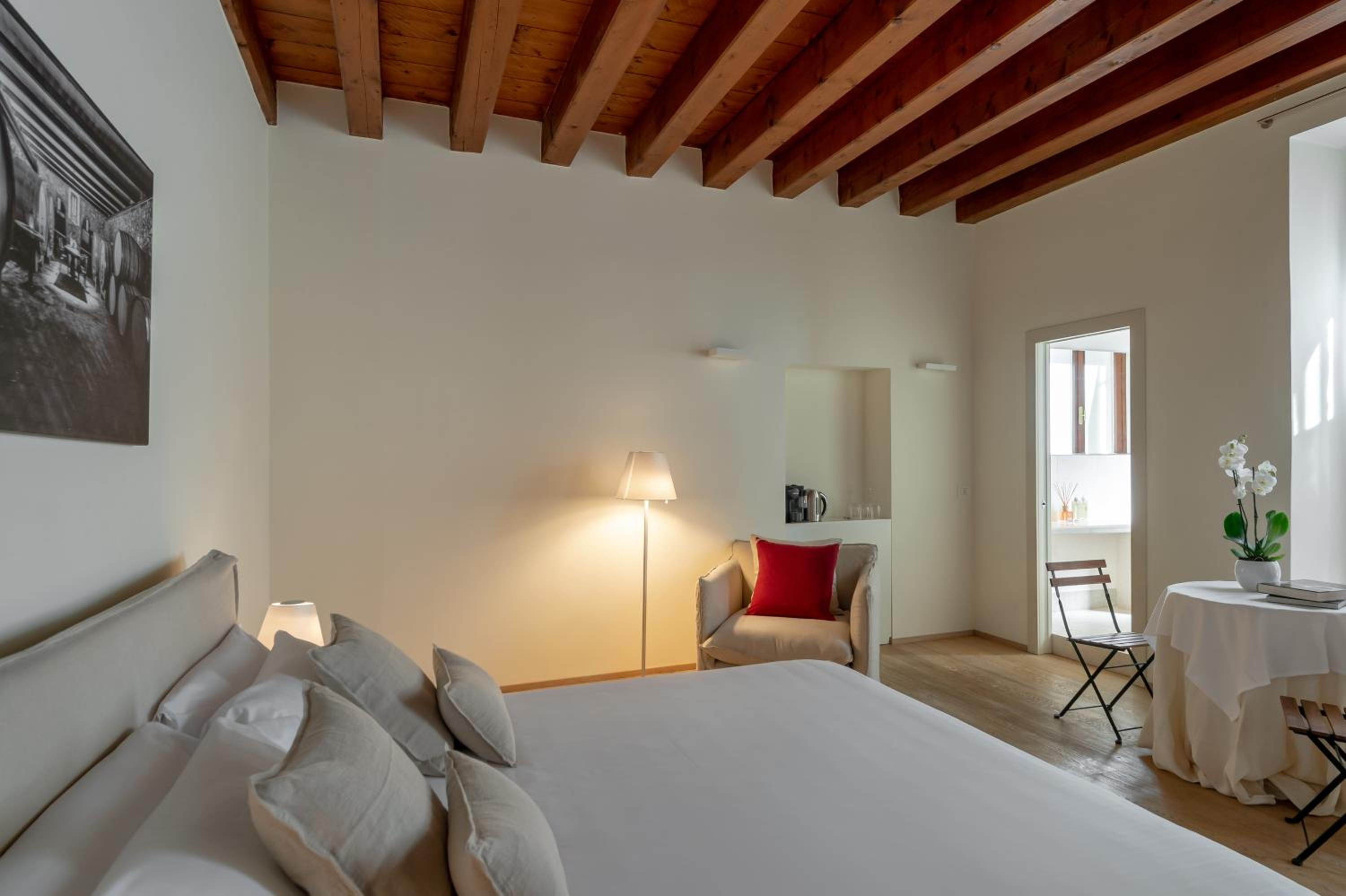 Massimago Wine Suites