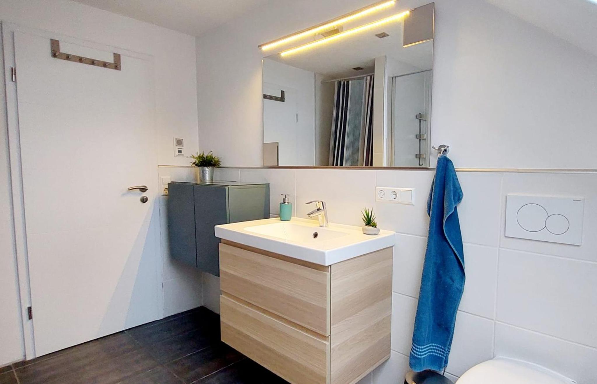 moderne Ferienwohnung mit Balkon