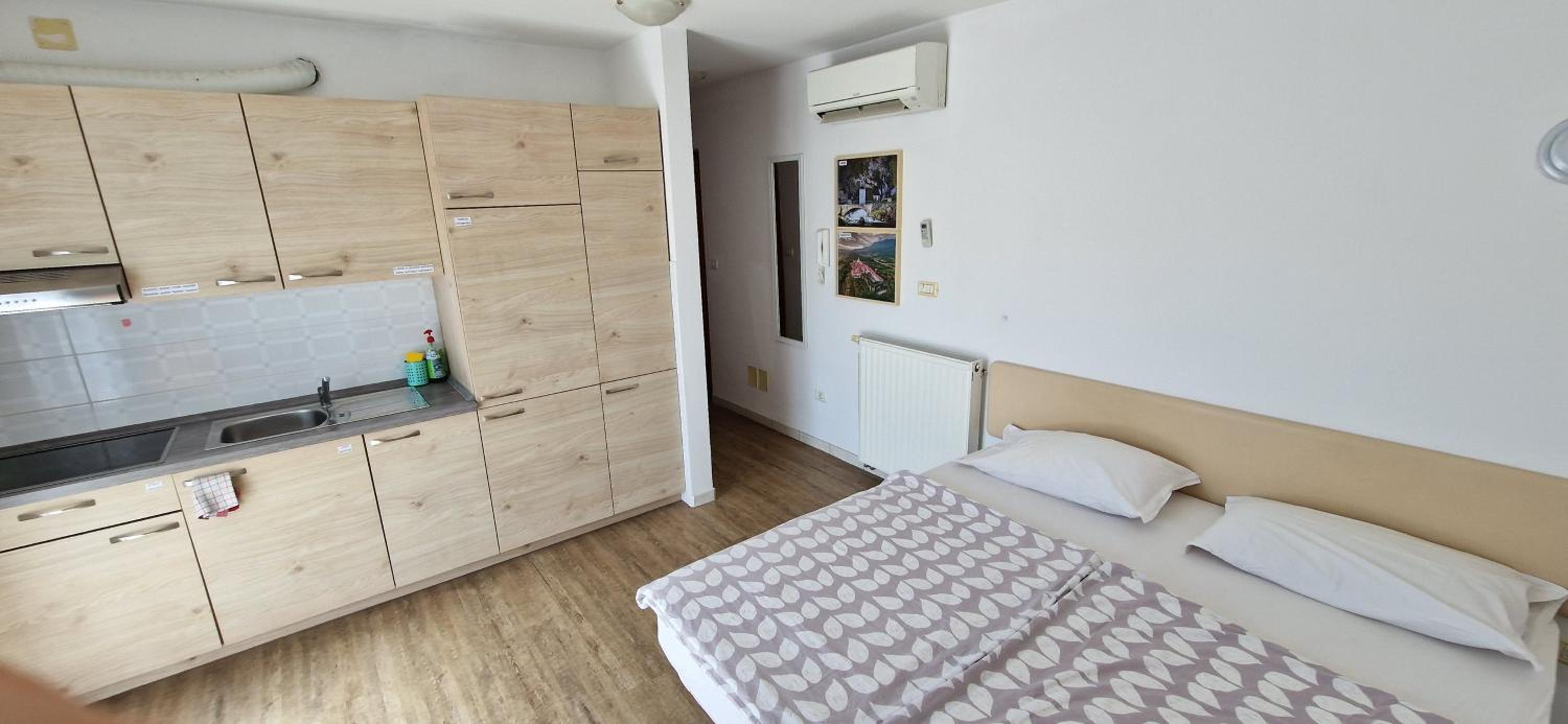 Daisy apartment view 4
