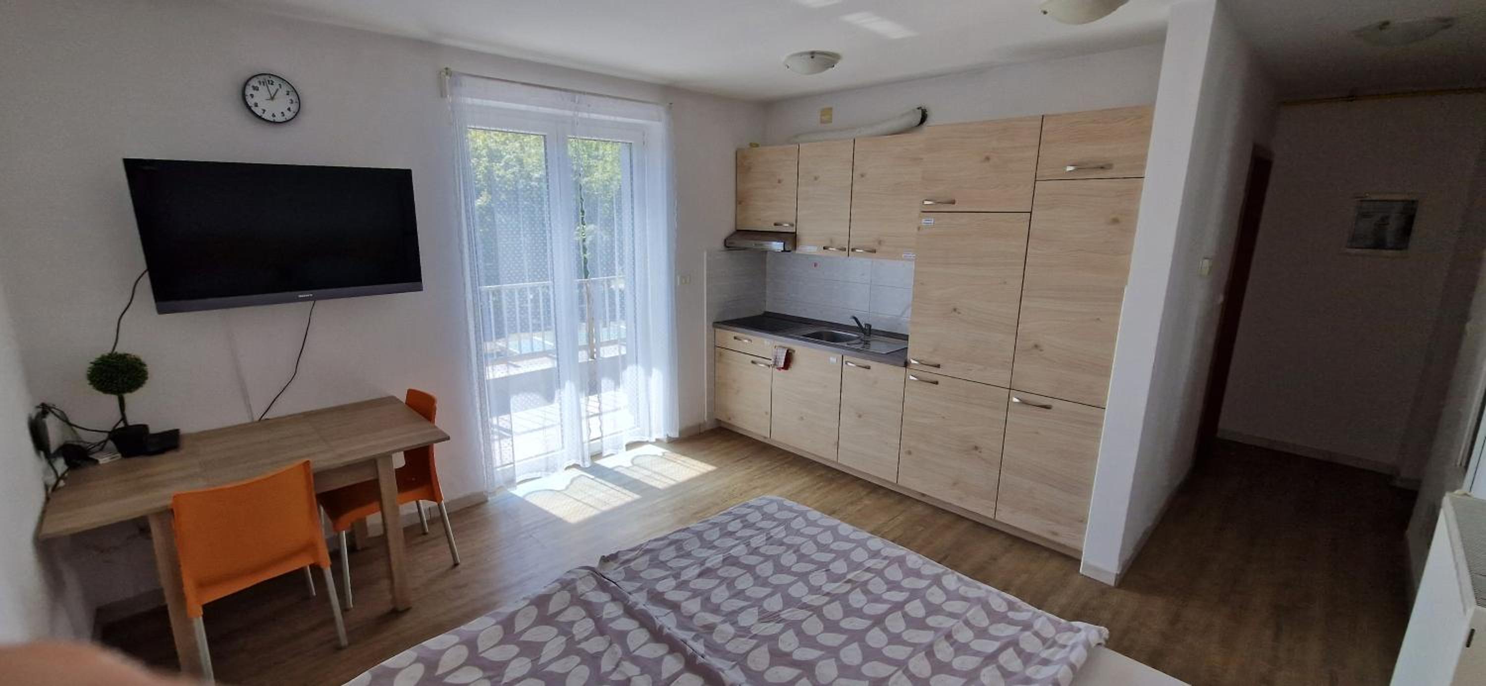 Daisy apartment view 5