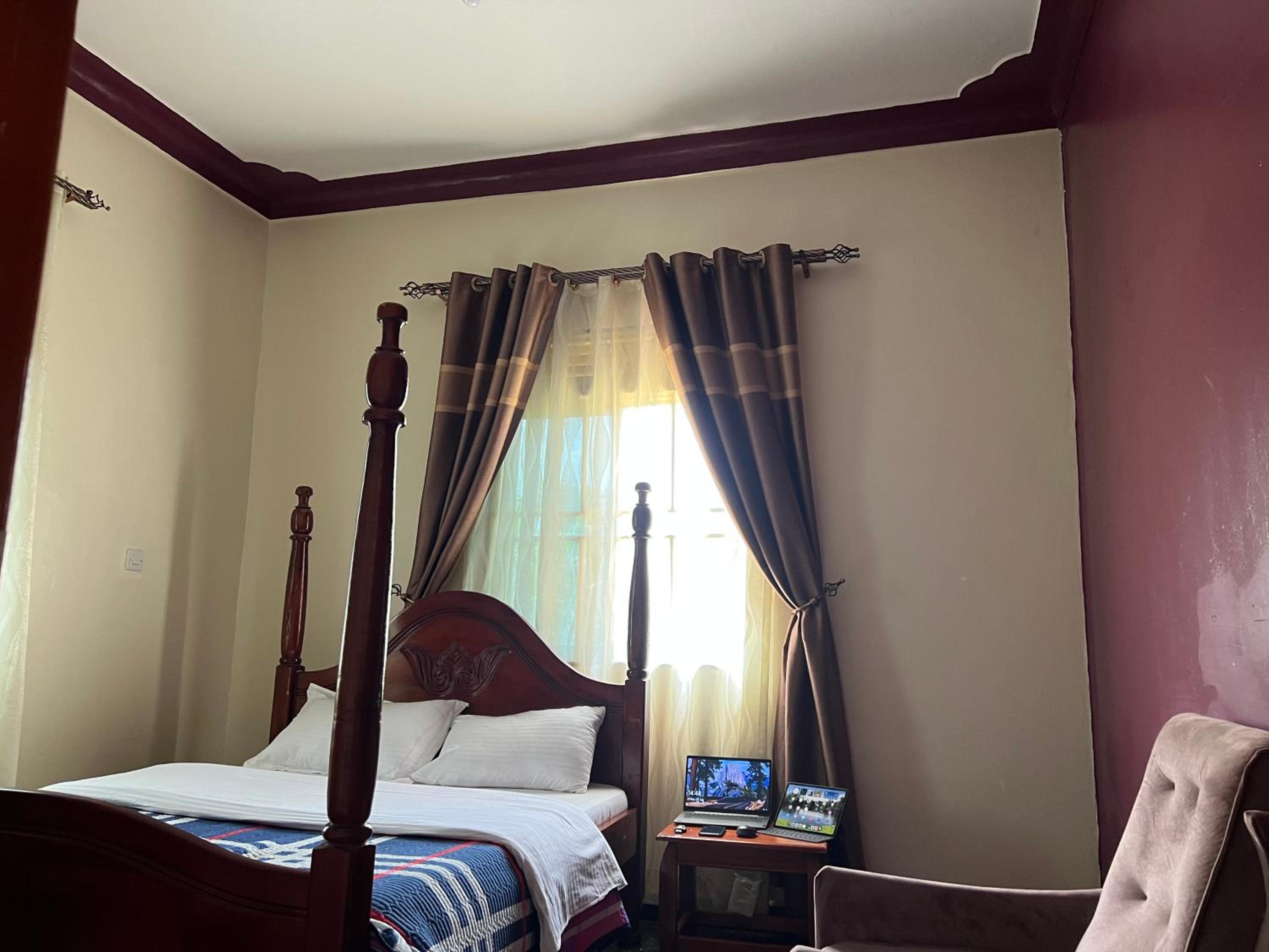 Pearl Sanctuary 02_Kisoro Homestay view 4