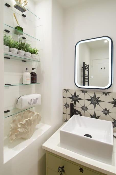 Knightstone Apartment