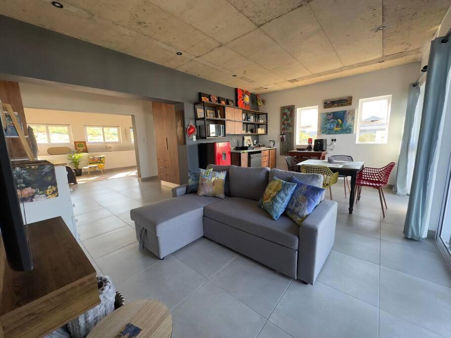 Vincent - Artistic Luxury Suite view 2