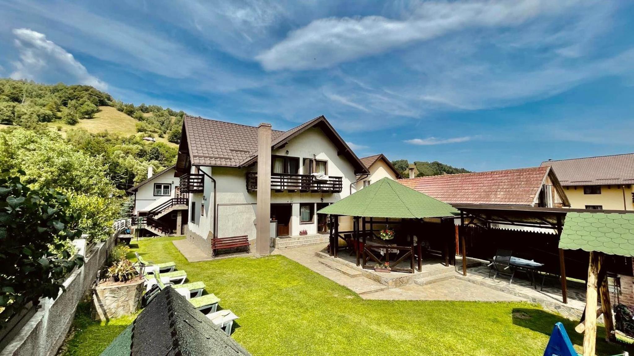 Casa Dintre Vai