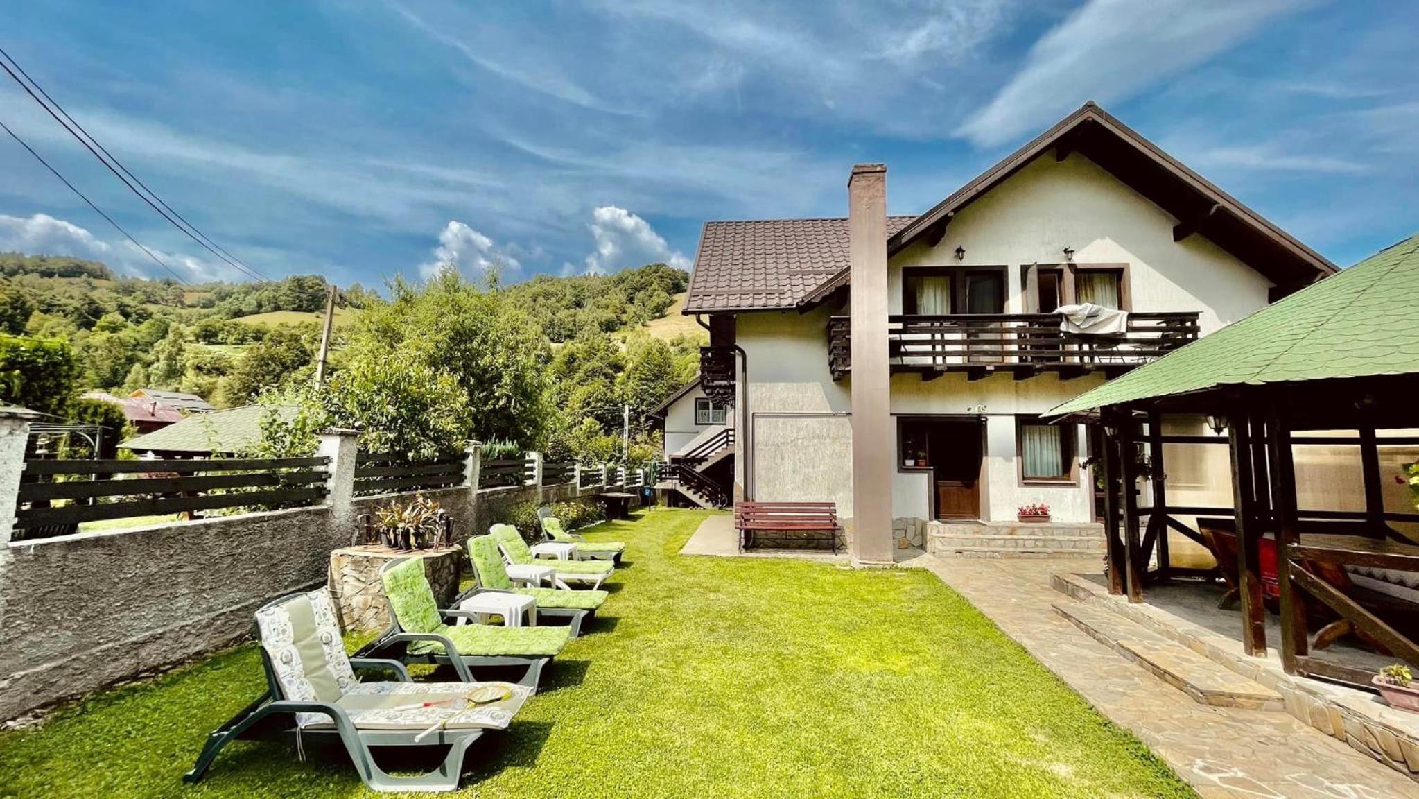 Casa Dintre Vai