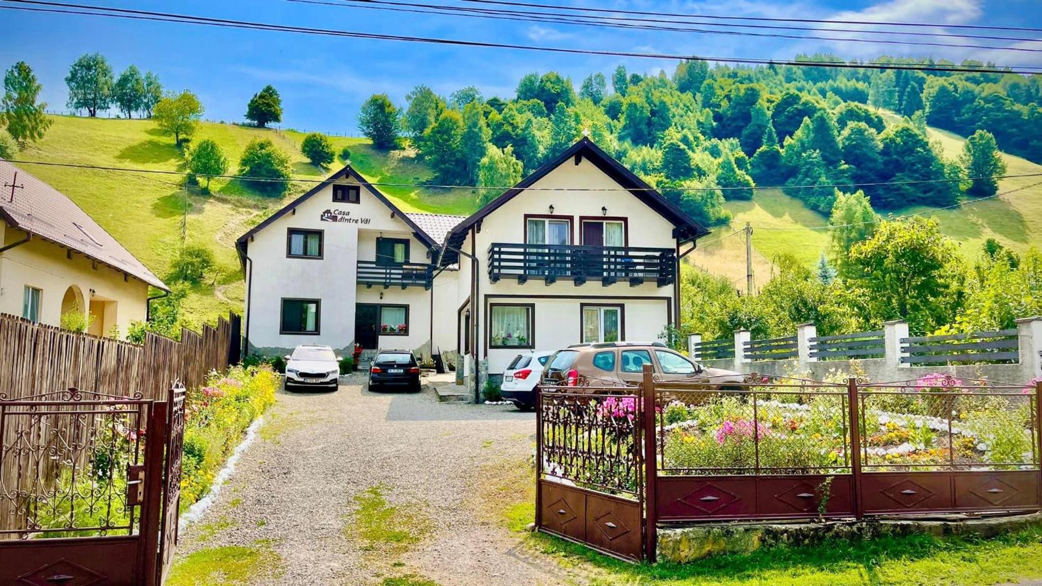 Casa Dintre Vai