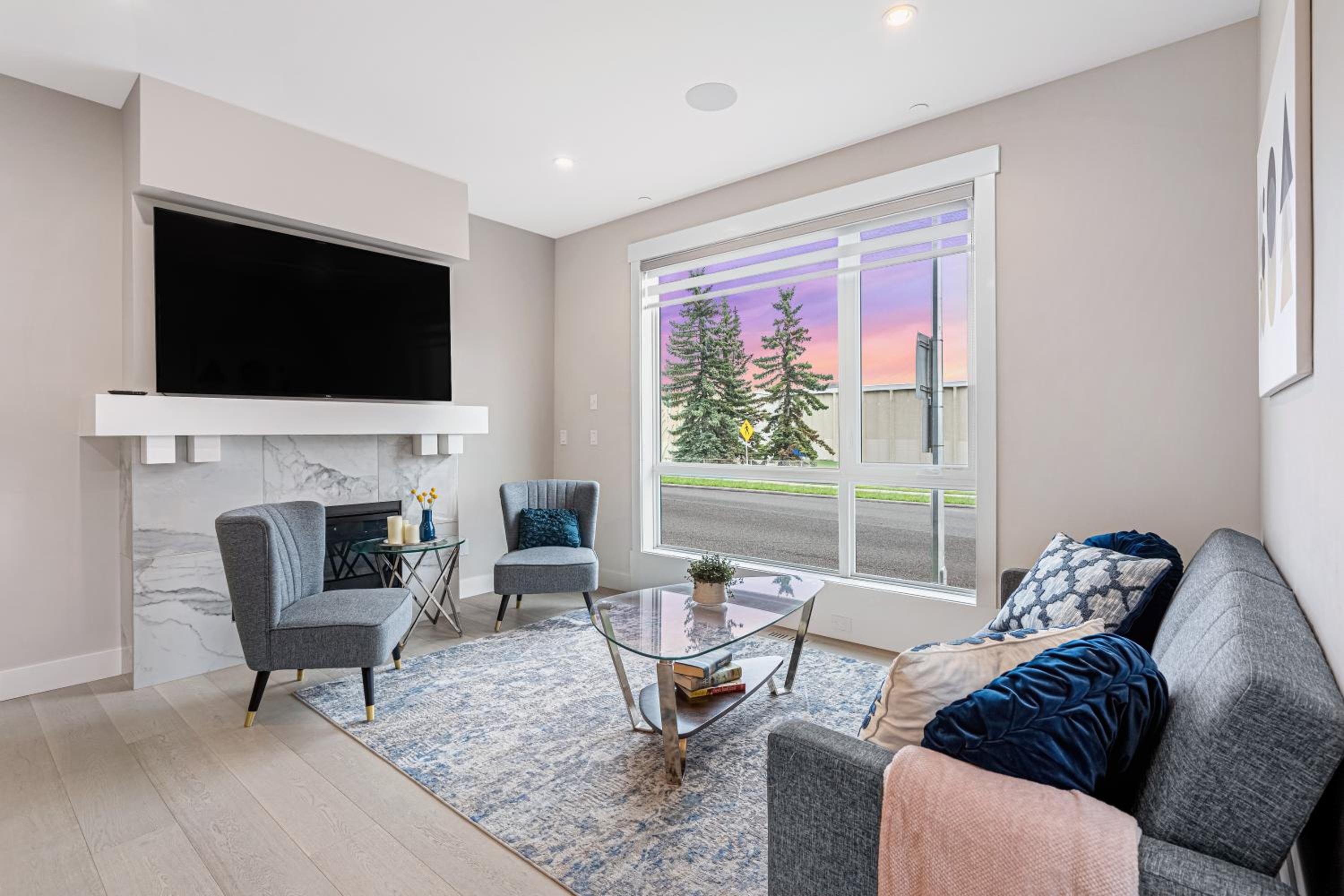 Modern Altadore Home 3 Br Fireplace Sleeps 8