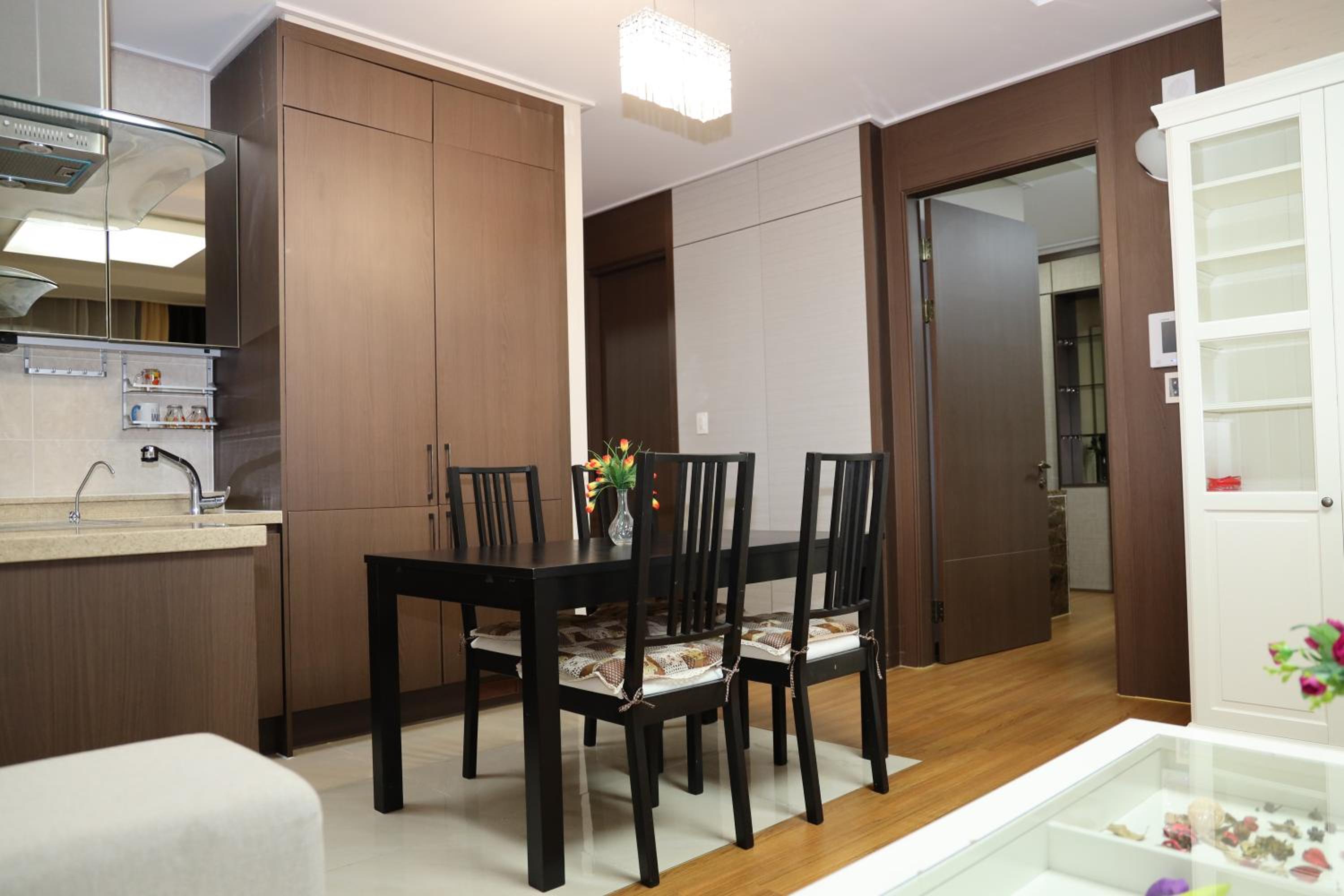 Highvill Apartments