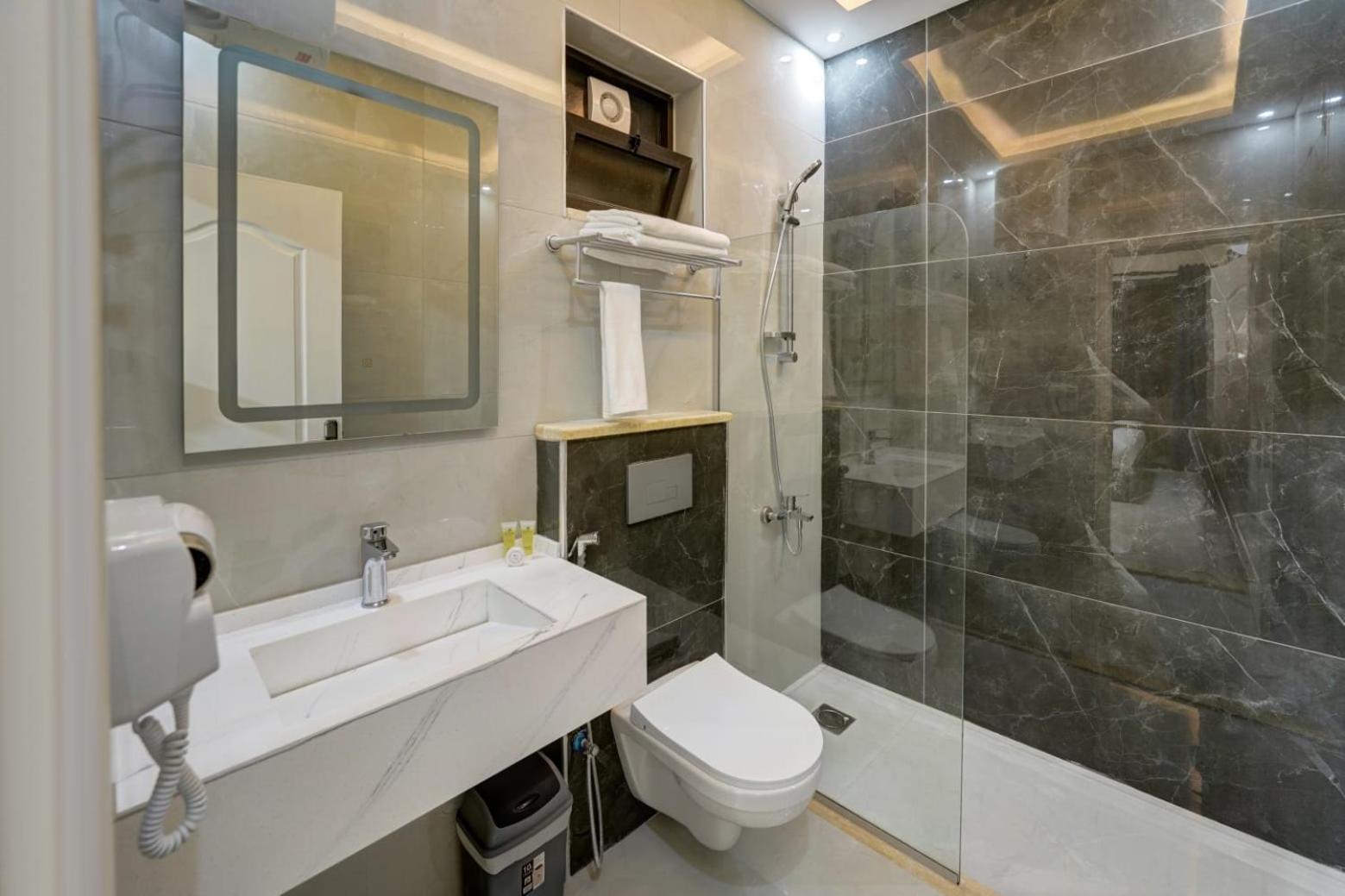 Aqaba Vacations - Three Palms Suites - Property Image 2