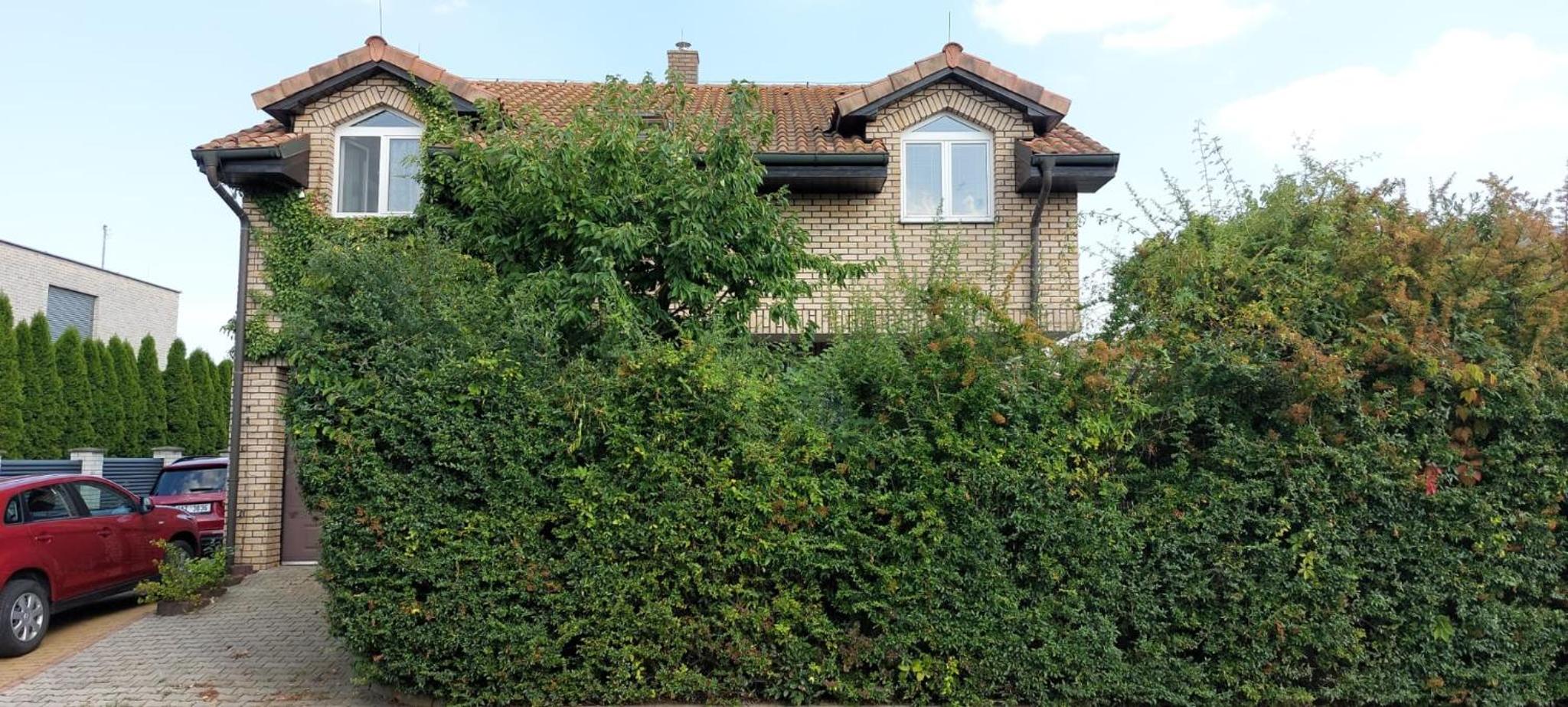 House in beautiful suburb of Prague