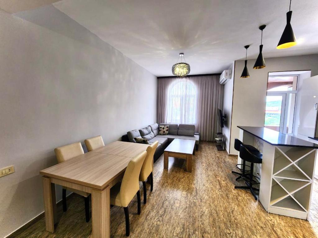 LUXURY Spacious 3 bedroom 2 Bathroom apartment , New Building,