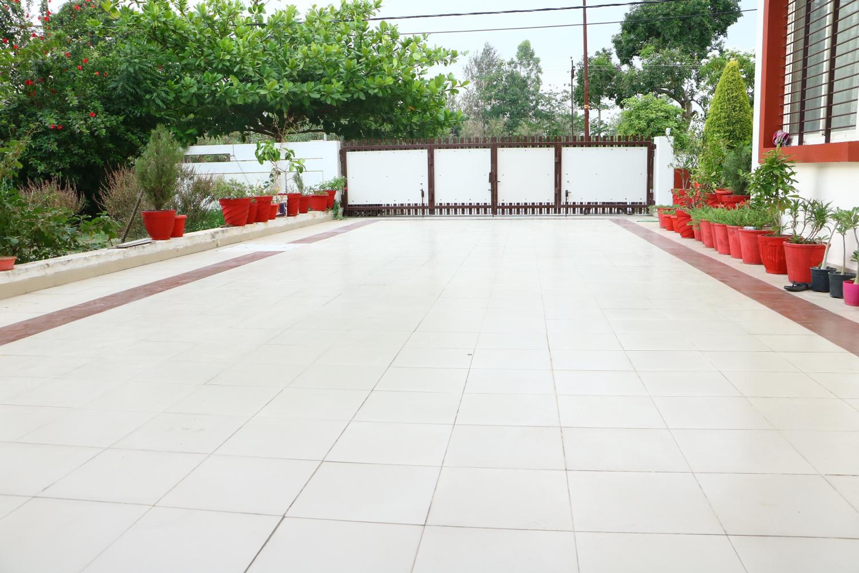 Family Room - I view 4