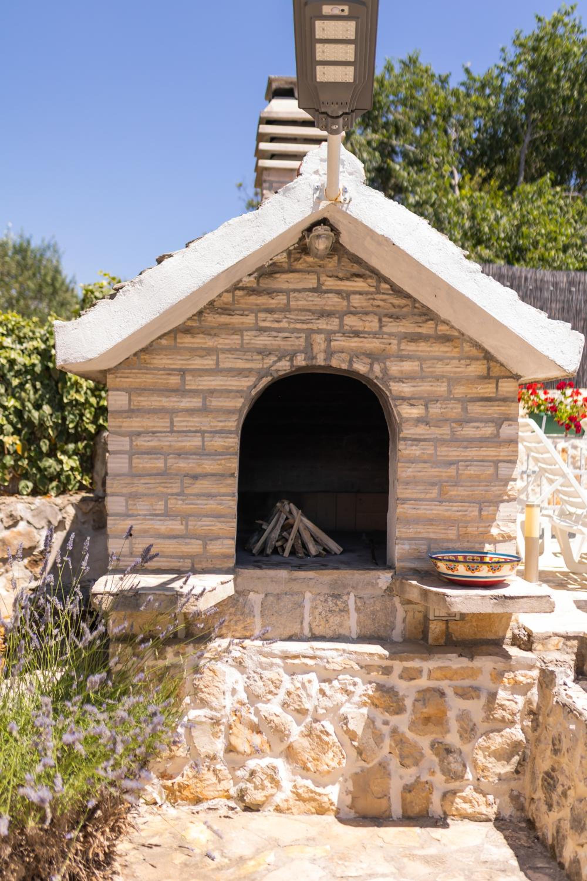 Stone houses Nikola view 3