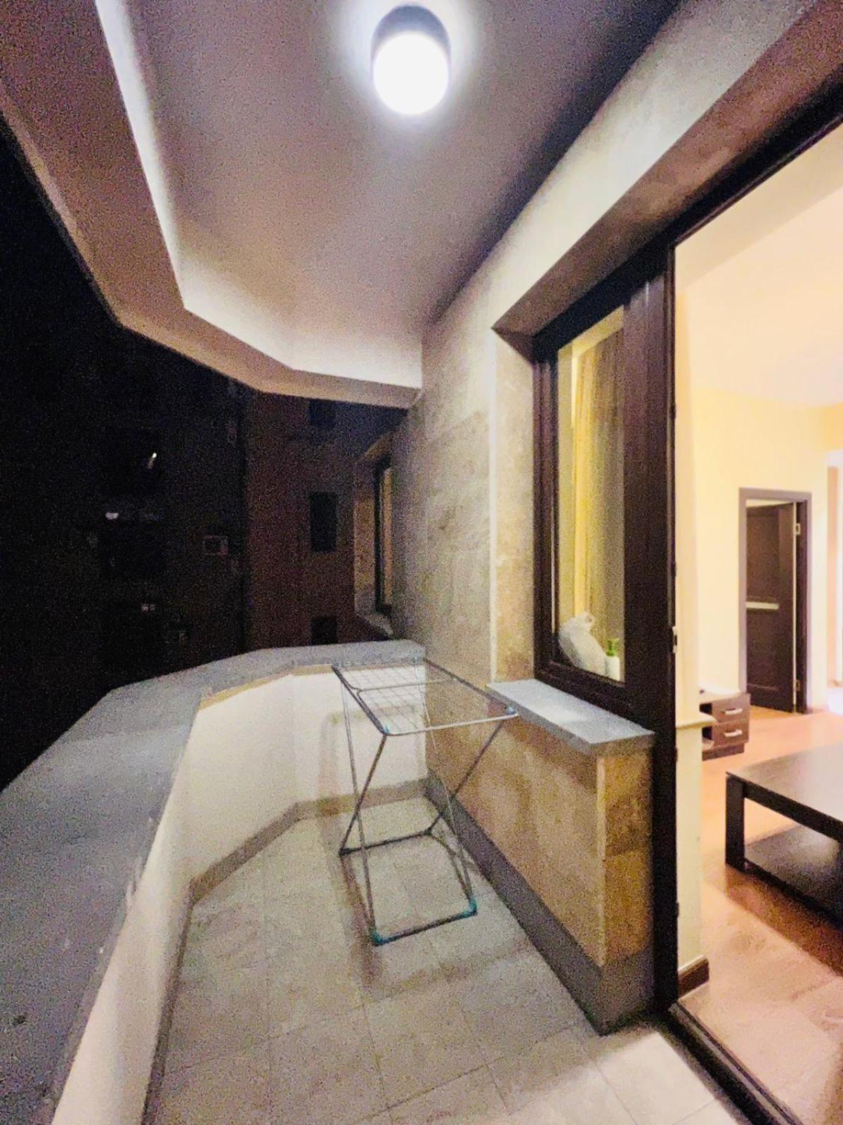 Modern Apartment +Balcony next to Republic Square, City Center