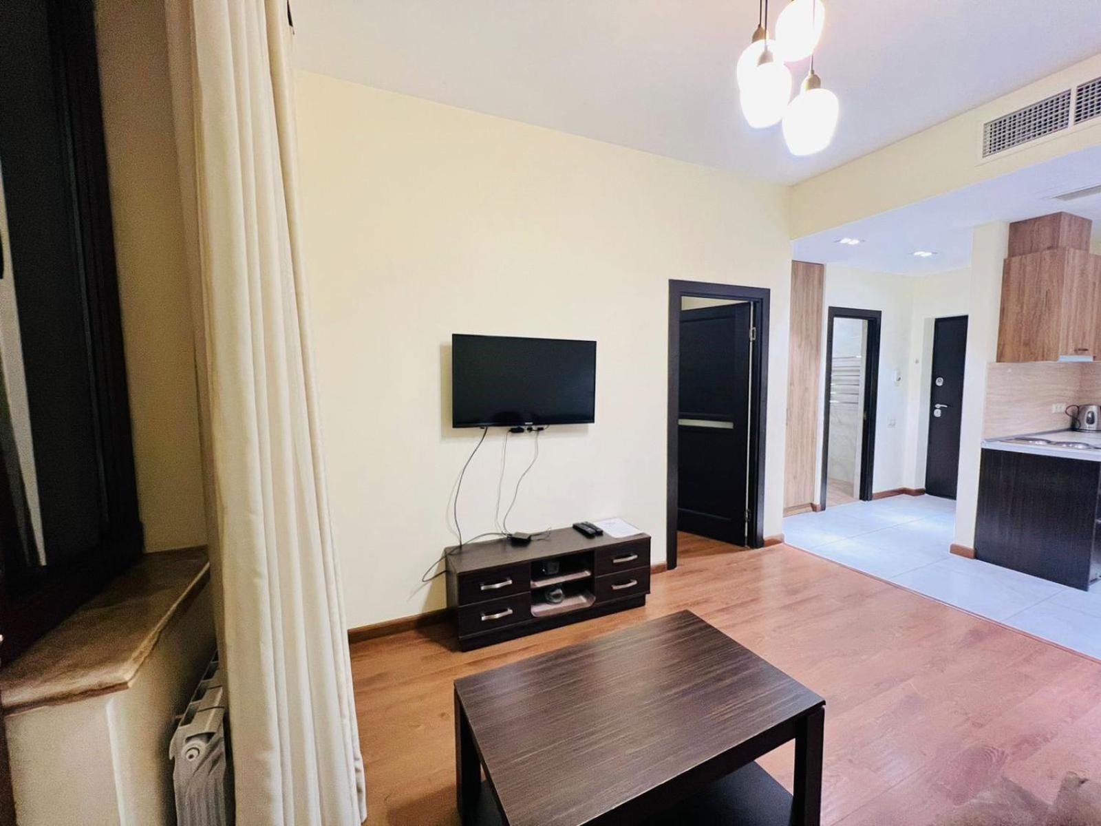 Modern Apartment +Balcony next to Republic Square, City Center