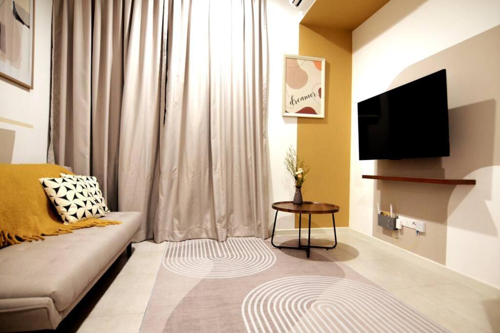 The Gallery @ Pano Jln Ipoh -MRT. S/Check-In. Free Parking