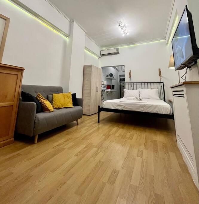 Ksenokratous-Kolonaki cozy apartment