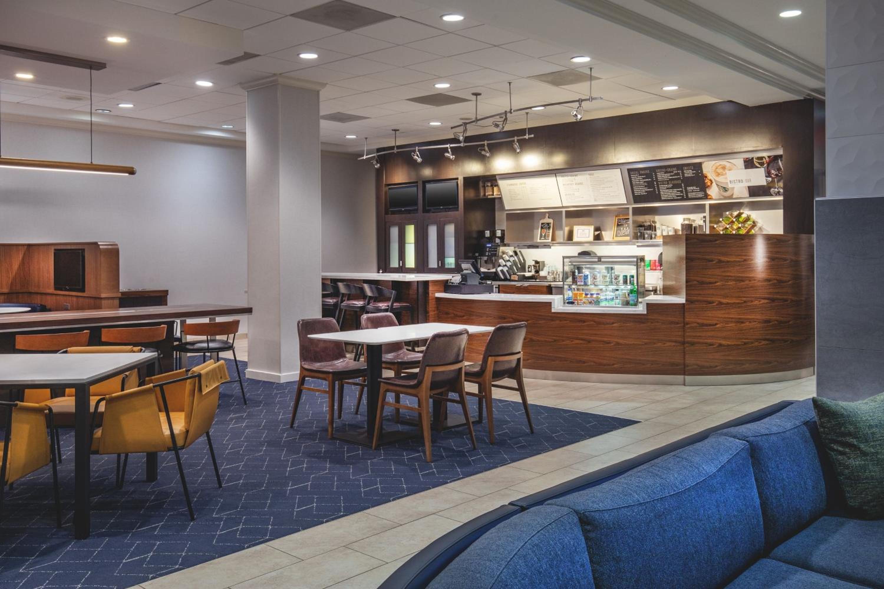 Boston Vacations - Courtyard by Marriott Boston Billerica Bedford - Property Image 3