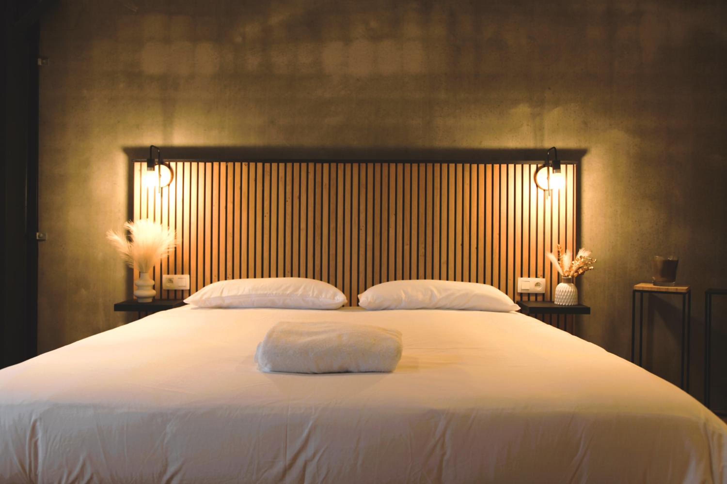 Dionbulles & Dionlodge Guesthouse, Private Wellness with pool in option