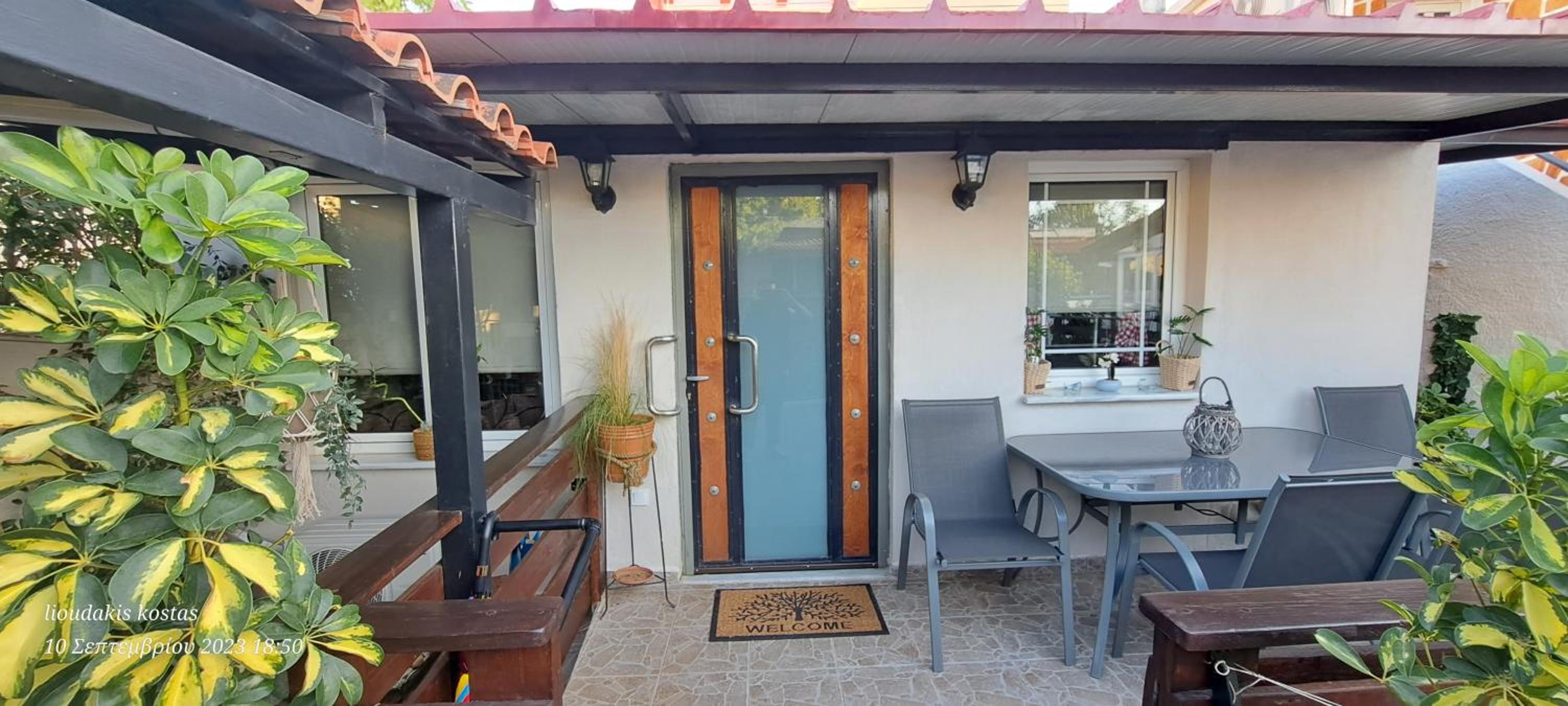 Zoe garden home