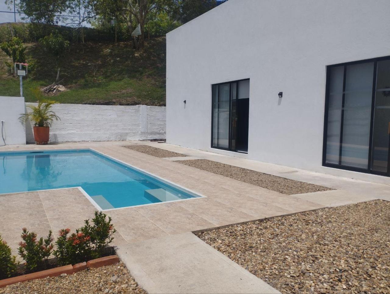Piscina privada y mucha tranquilidad.