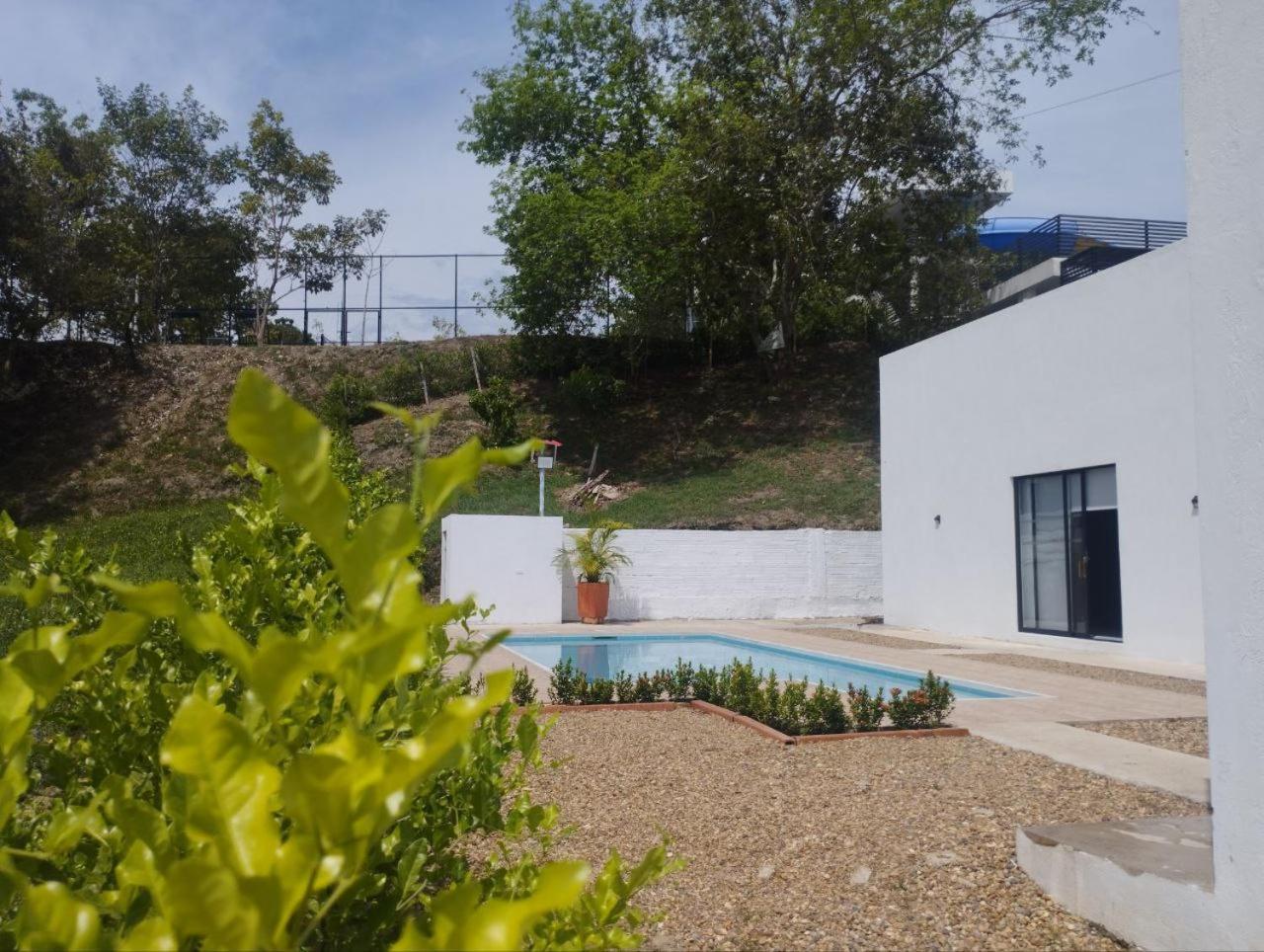 Piscina privada y mucha tranquilidad.