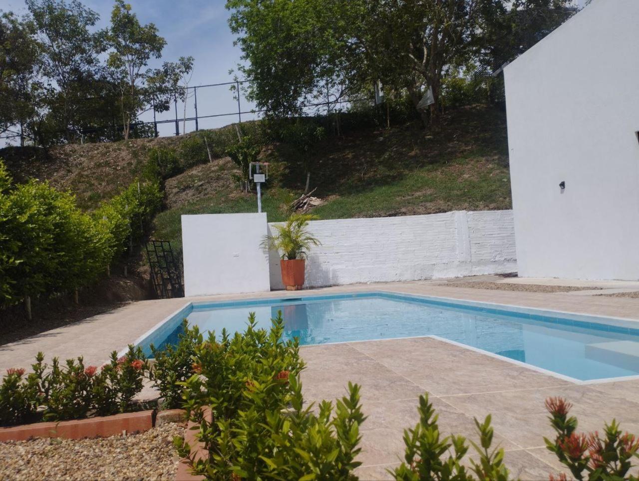 Piscina privada y mucha tranquilidad.