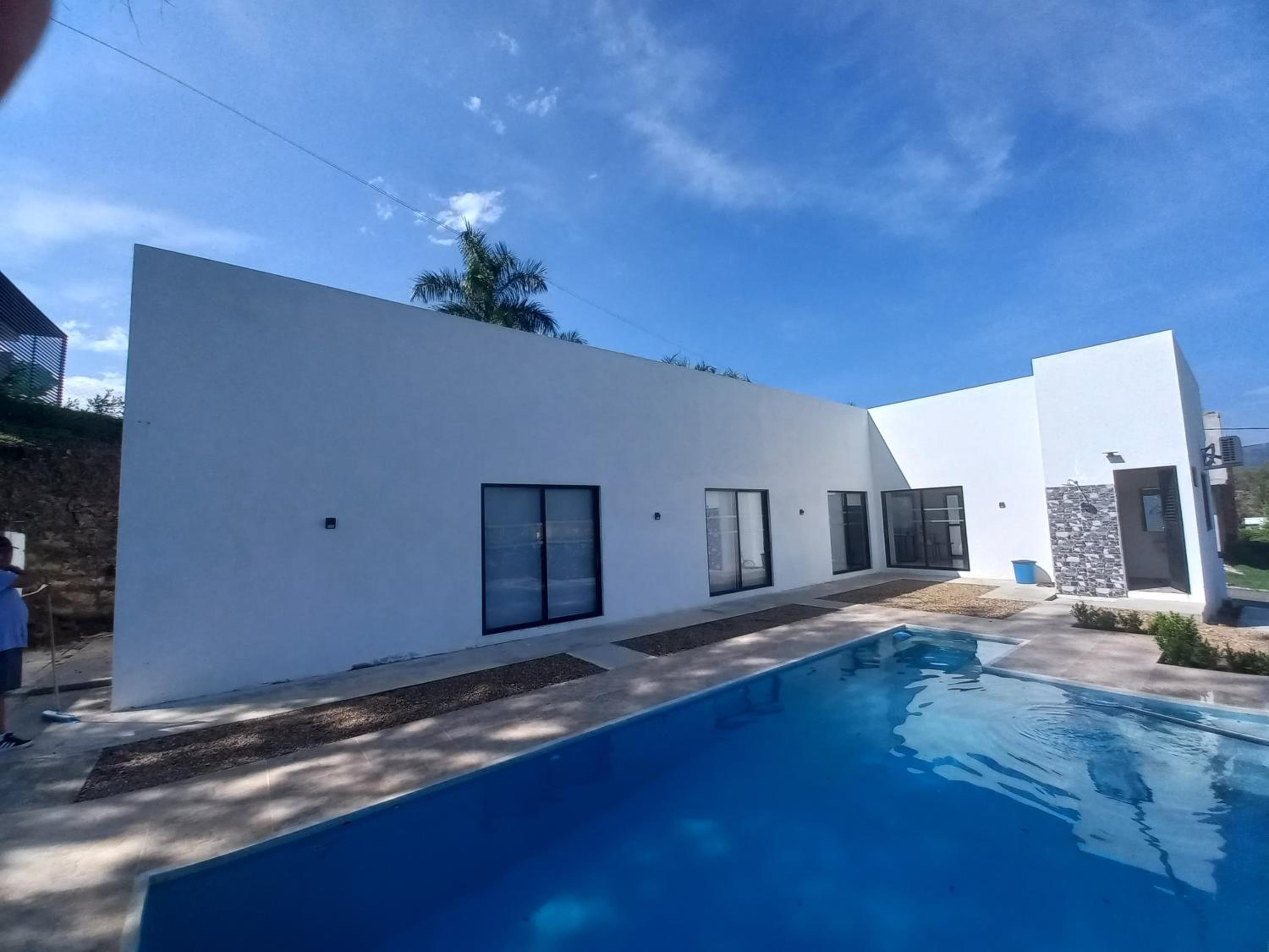 Piscina privada y mucha tranquilidad.