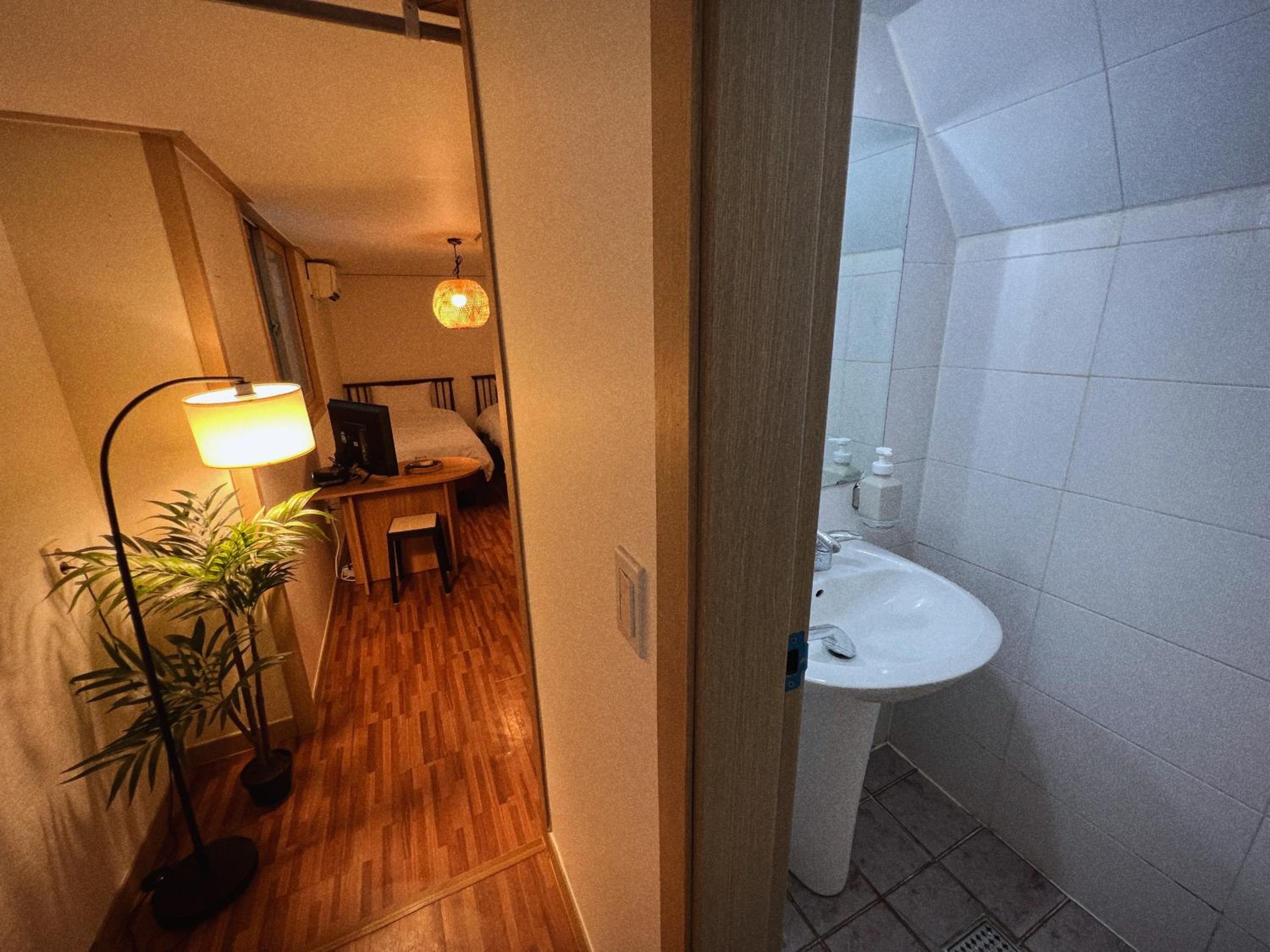 hotel room