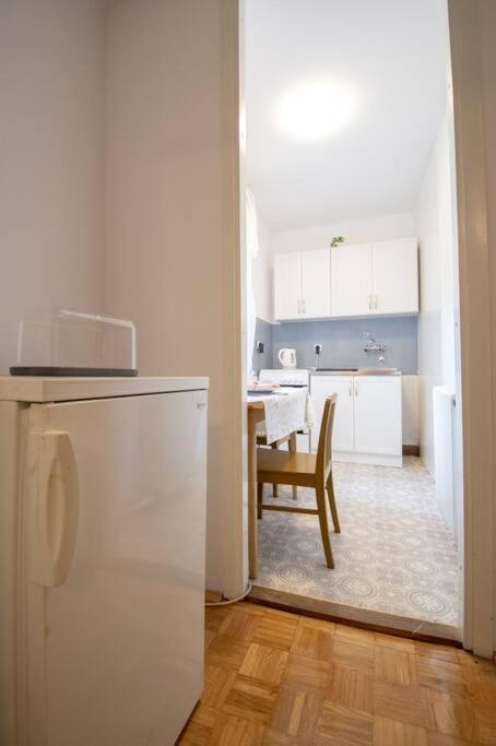 Charming Apartment with super easy parking area view 2