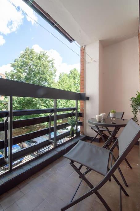 Charming Apartment with super easy parking area view 3