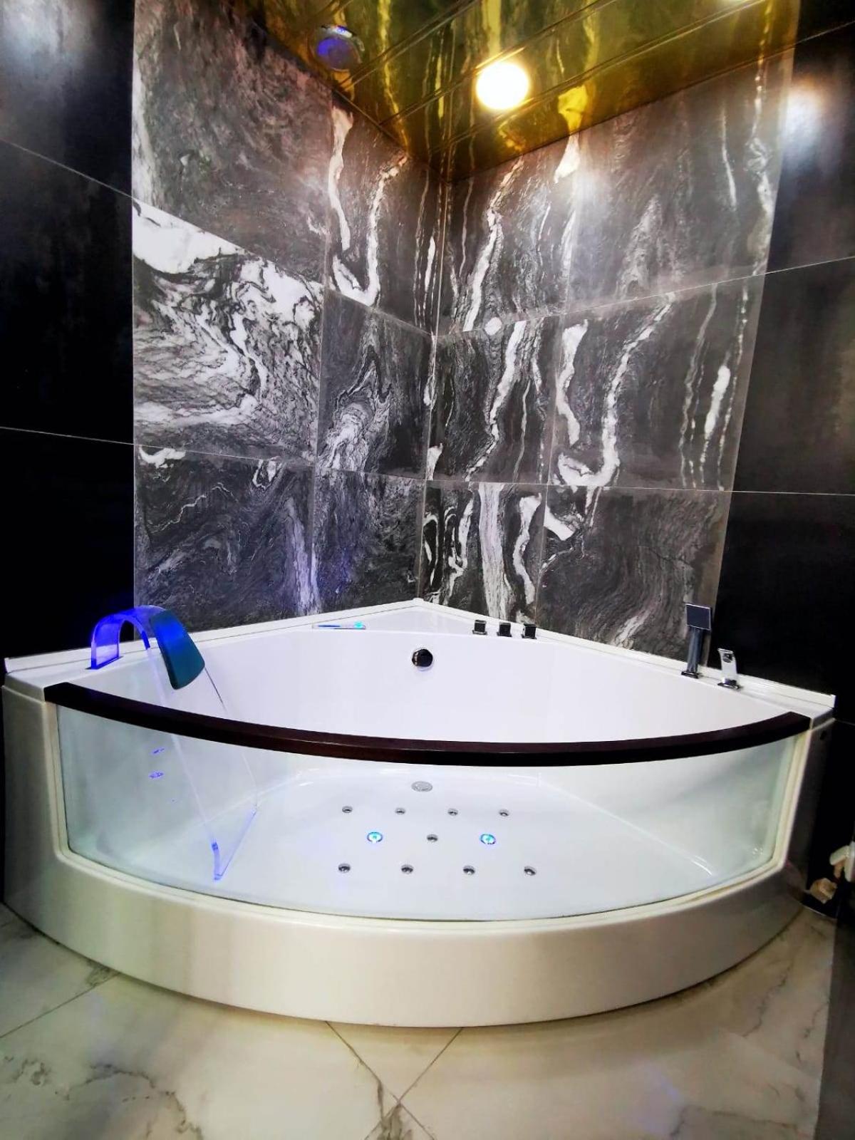 Deluxe Modern 3 Bedroom + 2 Bathrooms Apartment, on Amiryan Street, Middle of Center