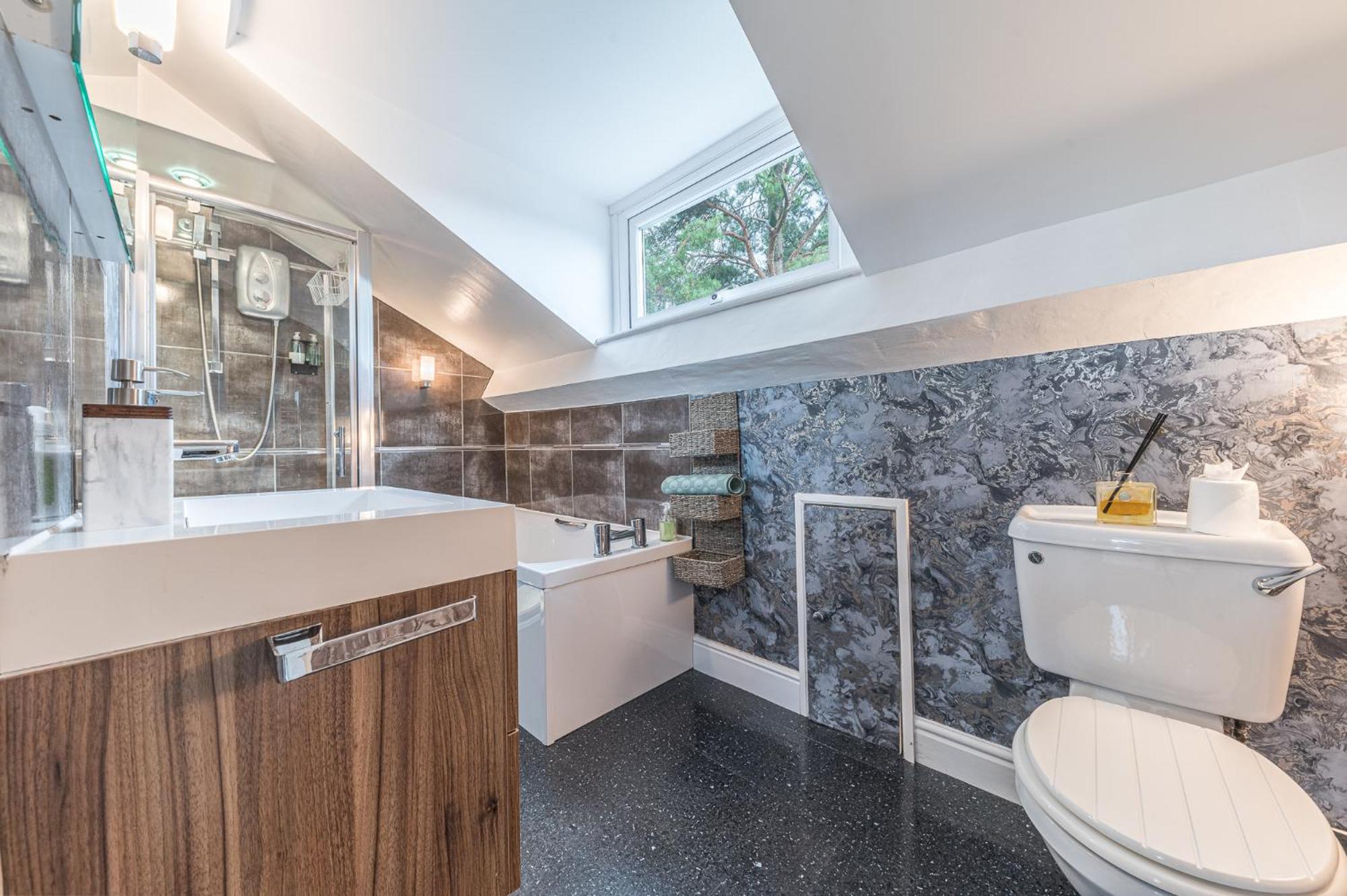 Sunny Brae, dog friendly Windermere Cottage view 4
